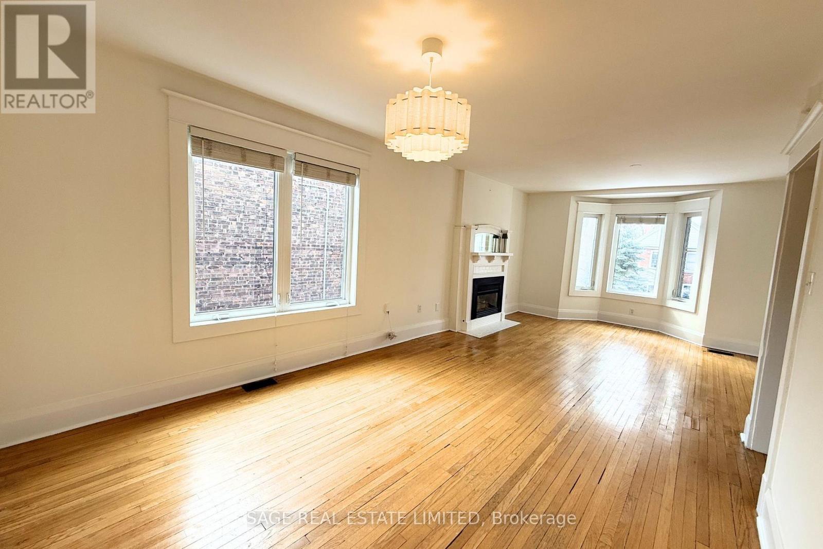 Upper - 129 Gilmour Avenue, Toronto, Ontario  M6P 3B2 - Photo 9 - W12793110