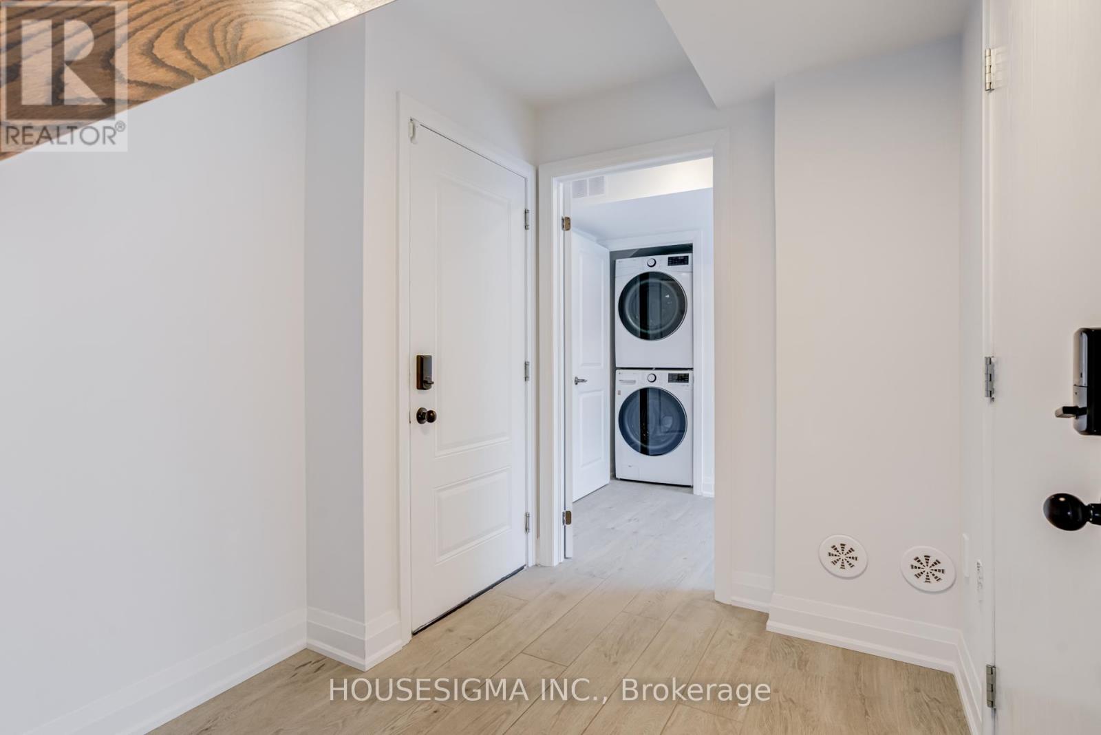 1264 Merton Road, Oakville, Ontario  L6M 5M1 - Photo 6 - W12793162