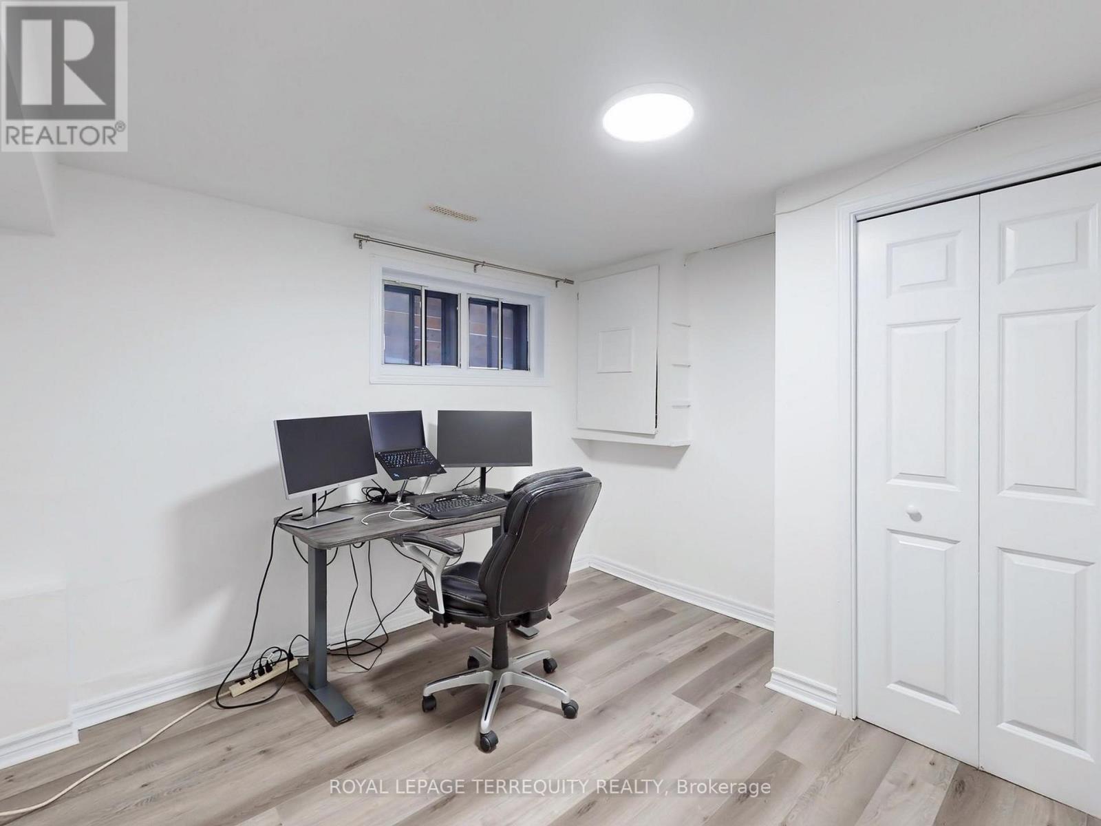 28 Peterson Drive, Toronto, Ontario  M9M 1X1 - Photo 31 - W12793168