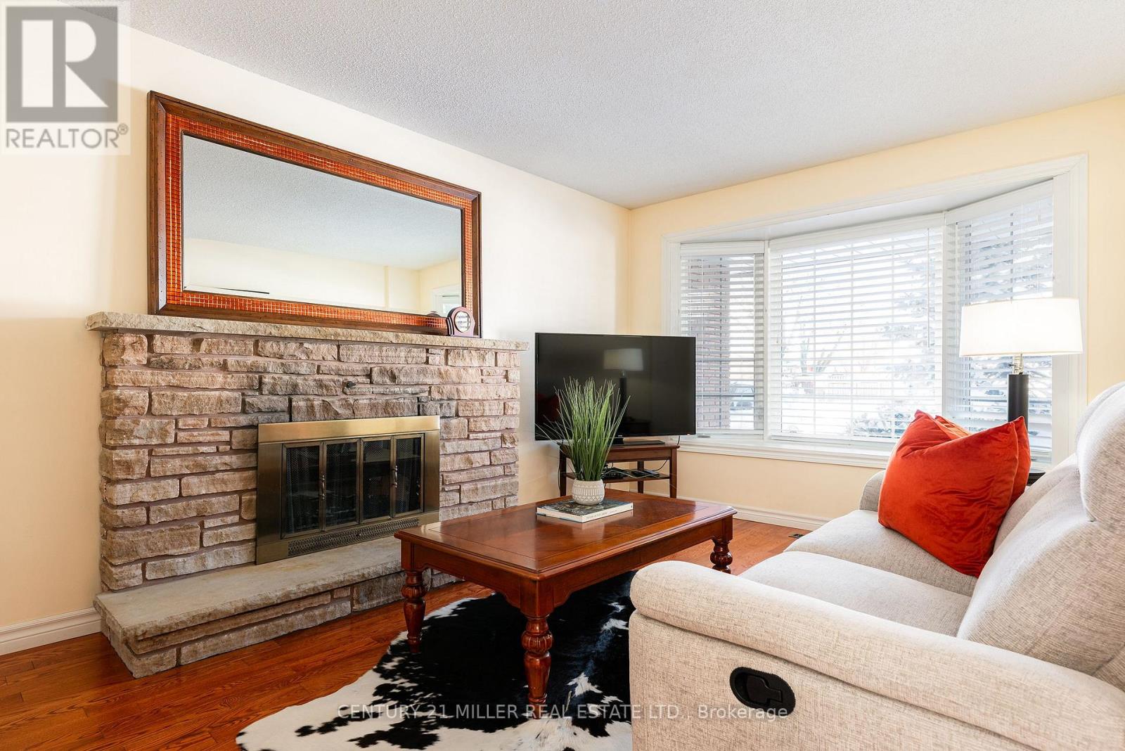 1404 Kimberley Drive, Oakville, Ontario  L6H 2W6 - Photo 11 - W12793206