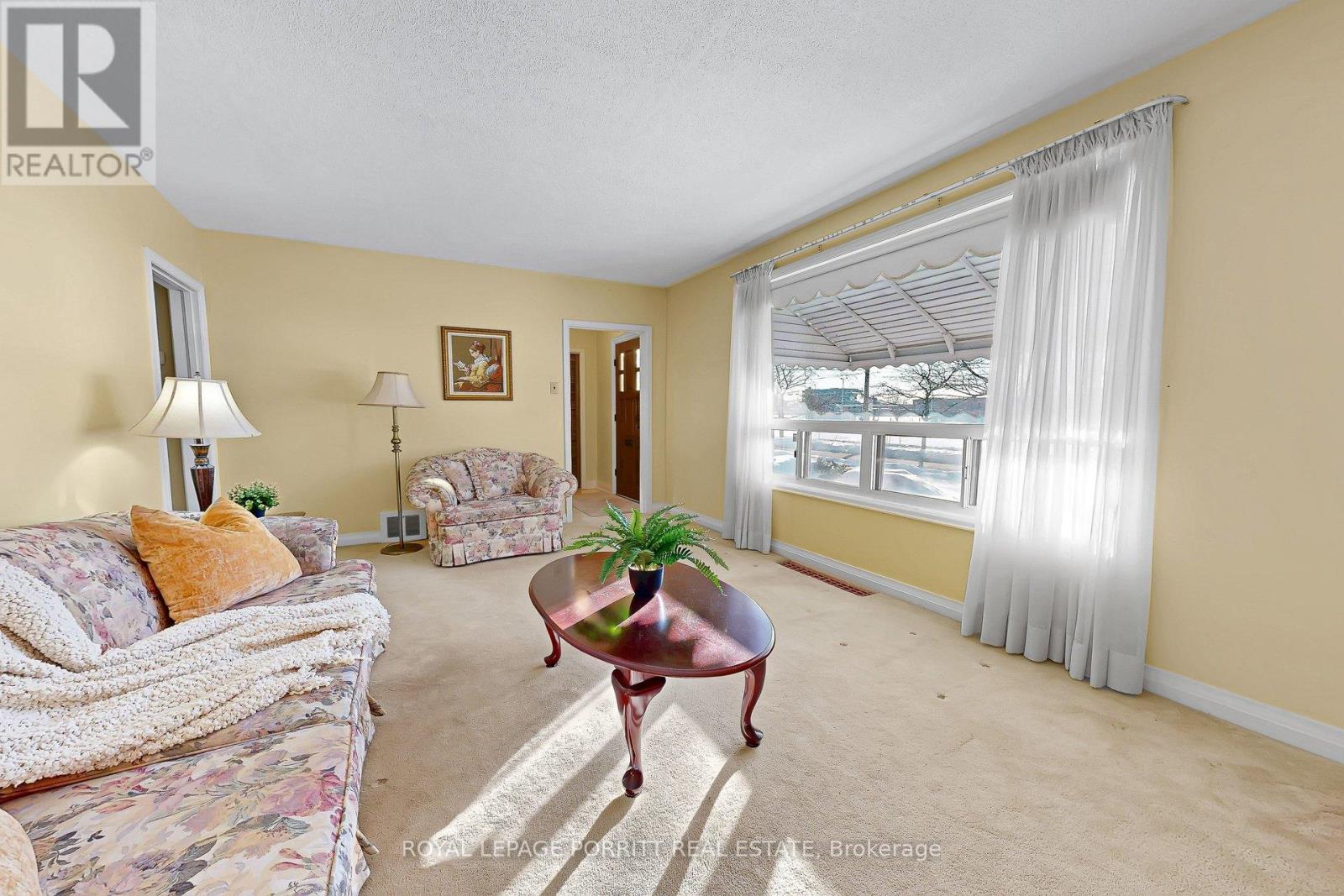 38 Eltham Drive, Toronto, Ontario  M8W 2J2 - Photo 6 - W12793230