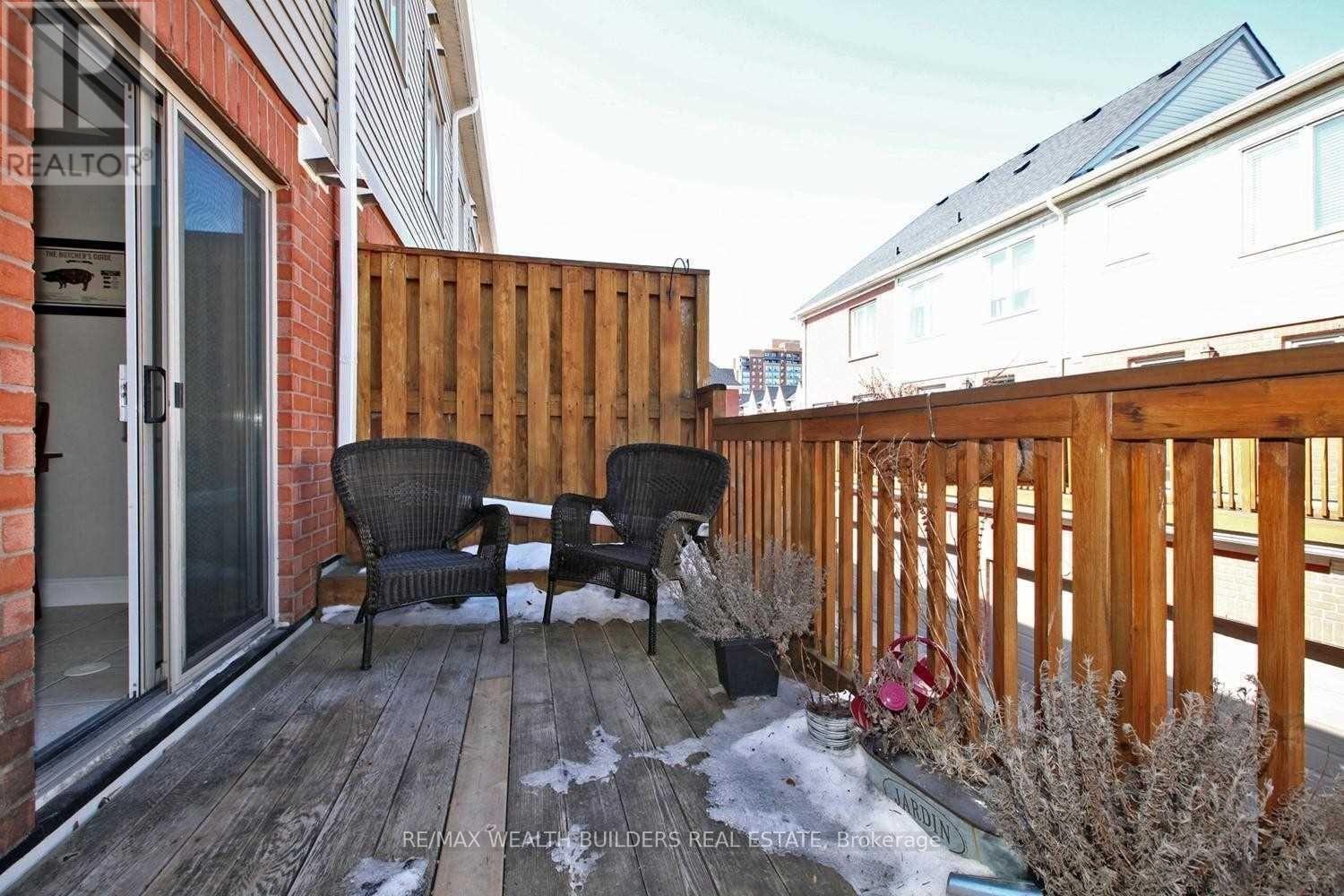 8 - 3000 Lake Shore Blvd West Boulevard, Toronto, Ontario  M8V 4B9 - Photo 11 - W12793236