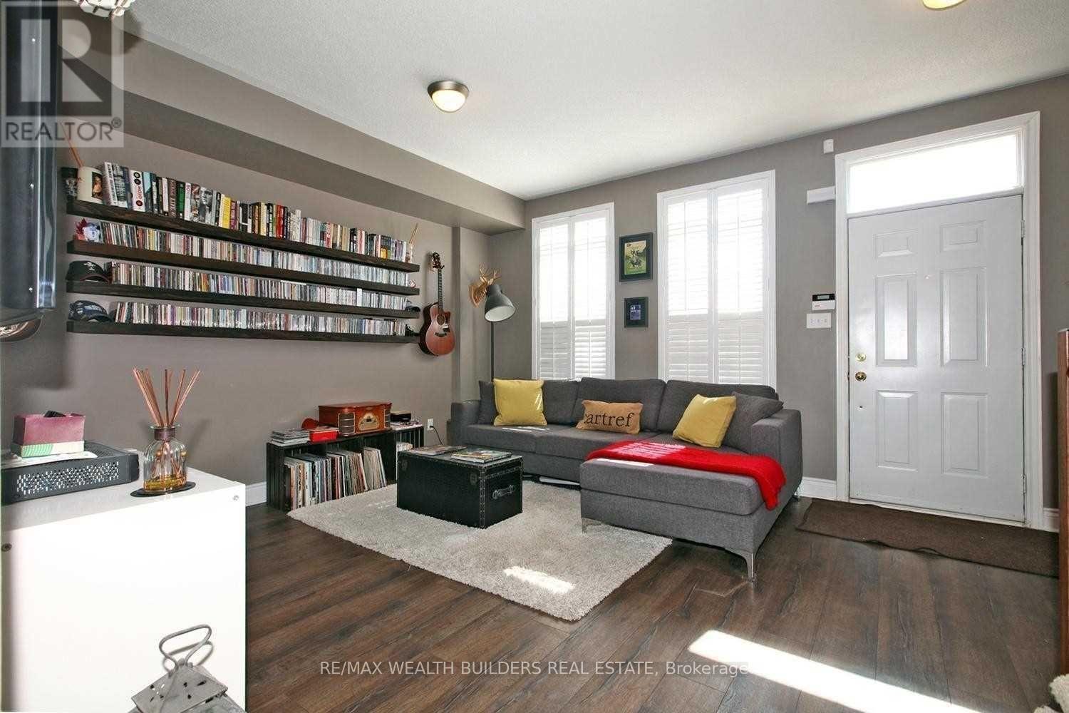 8 - 3000 Lake Shore Blvd West Boulevard, Toronto, Ontario  M8V 4B9 - Photo 2 - W12793236