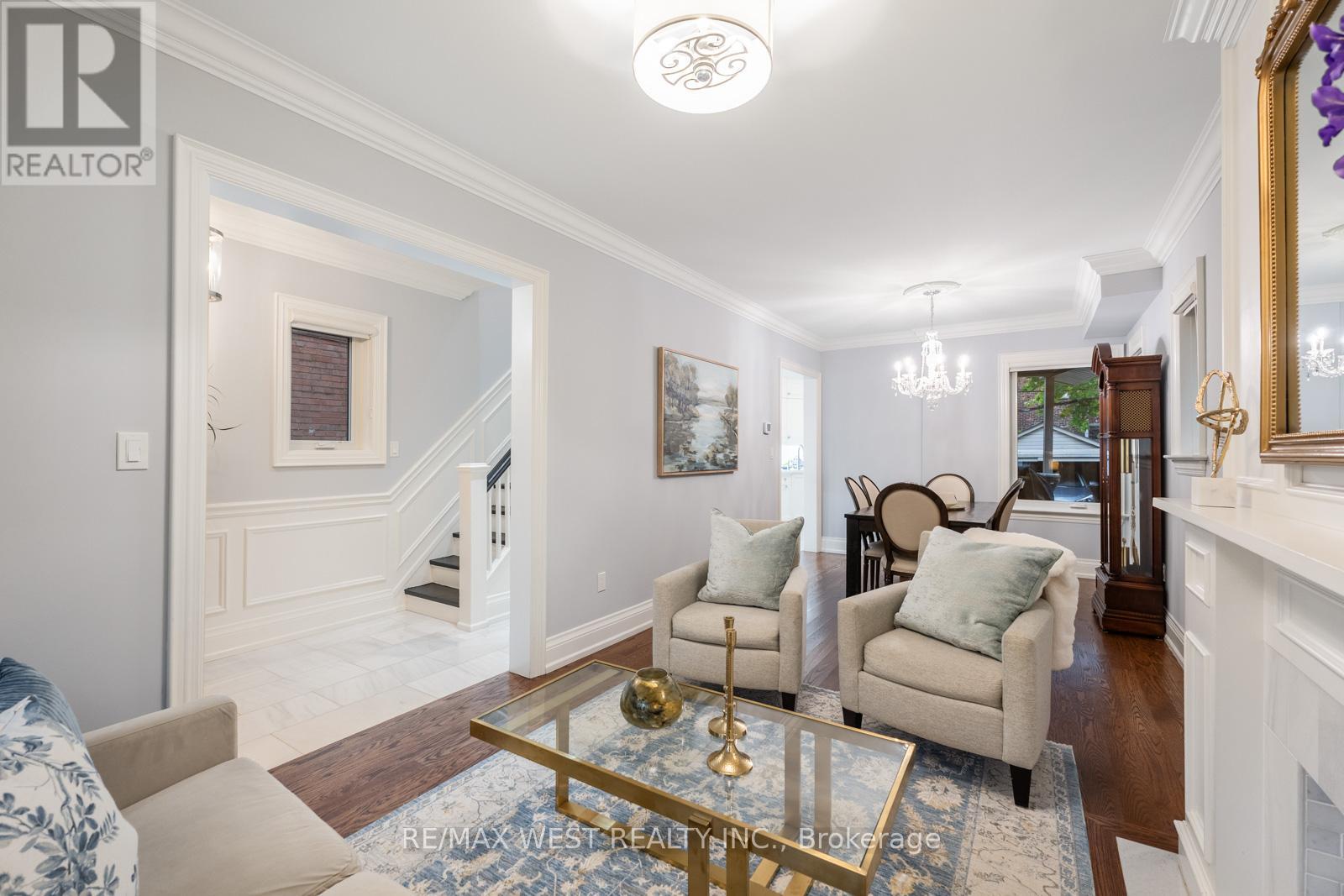 470 Runnymede Road, Toronto, Ontario  M6S 2Z2 - Photo 13 - W12793278