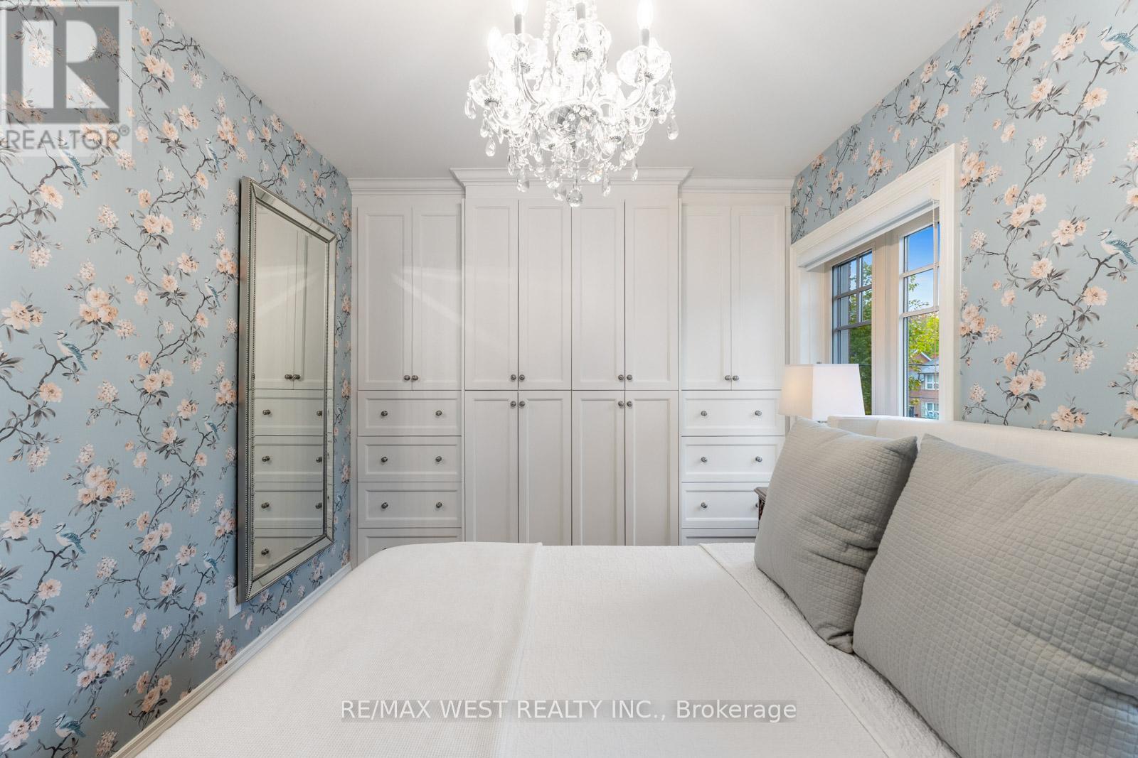 470 Runnymede Road, Toronto, Ontario  M6S 2Z2 - Photo 28 - W12793278