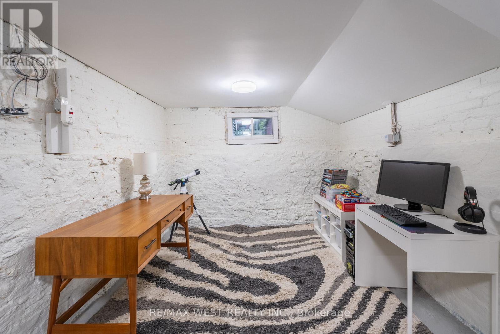 470 Runnymede Road, Toronto, Ontario  M6S 2Z2 - Photo 41 - W12793278