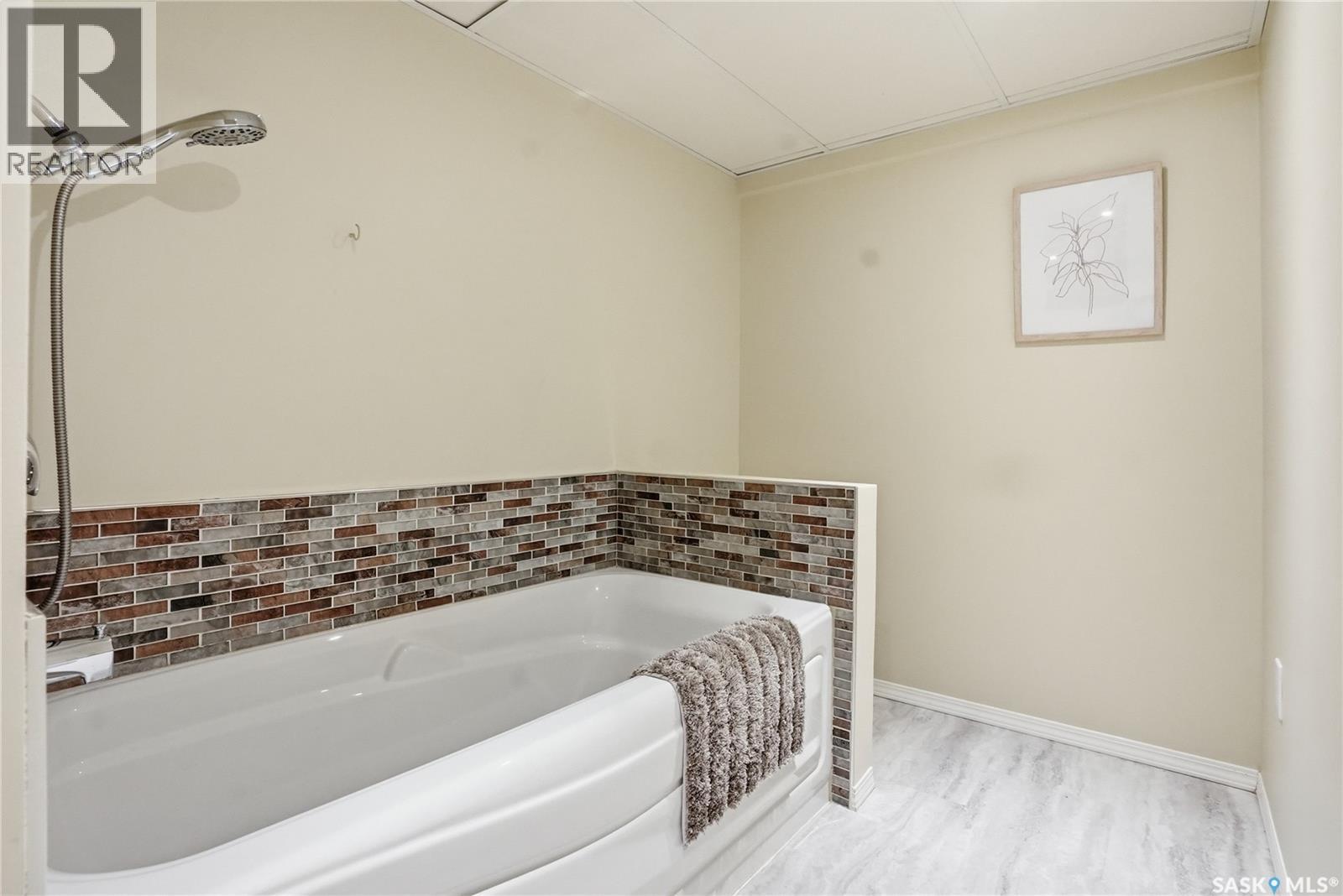 307 2nd Street W, Delisle, Saskatchewan  S0L 0P0 - Photo 39 - SK028696