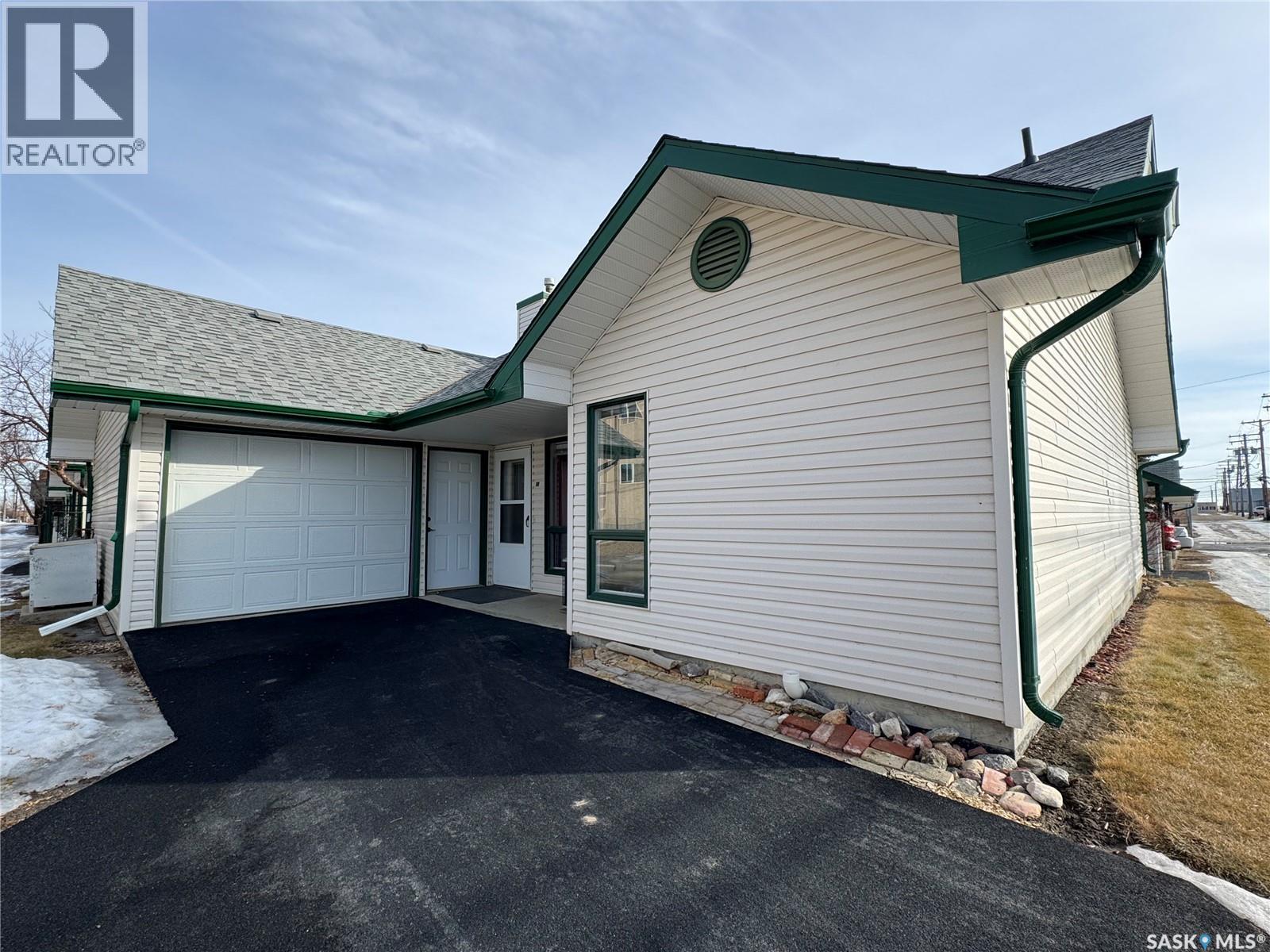 105 111 2nd Avenue E, Rosetown, Saskatchewan  S0L 2V0 - Photo 47 - SK028601