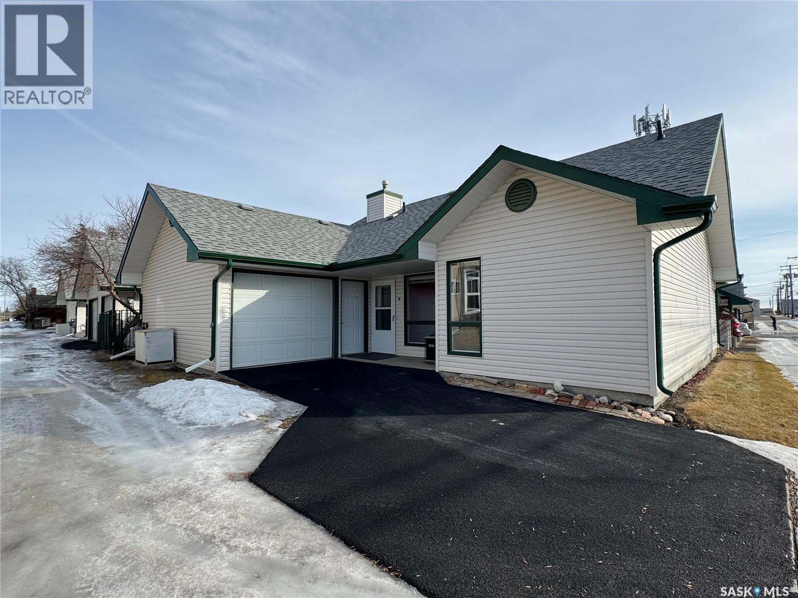 105 111 2nd Avenue E, Rosetown, Saskatchewan  S0L 2V0 - Photo 48 - SK028601