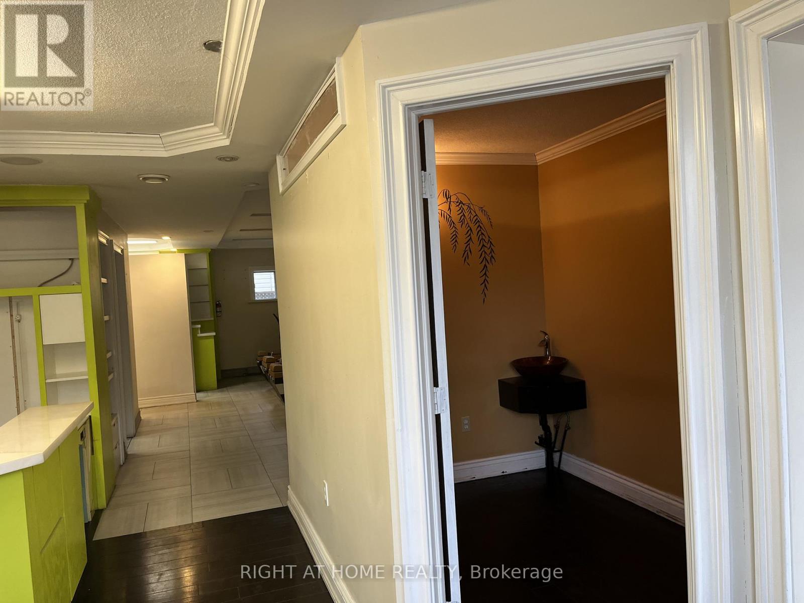 1 - 314 Crockett Street, Hamilton (Raleigh), Ontario  L8V 1H7 - Photo 4 - X12793016