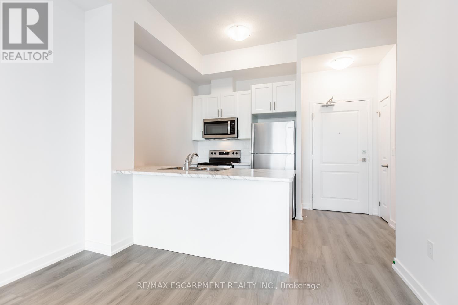 611 - 5055 Greenlane Road, Lincoln (Lincoln Lake), Ontario  L0R 1B3 - Photo 5 - X12793254