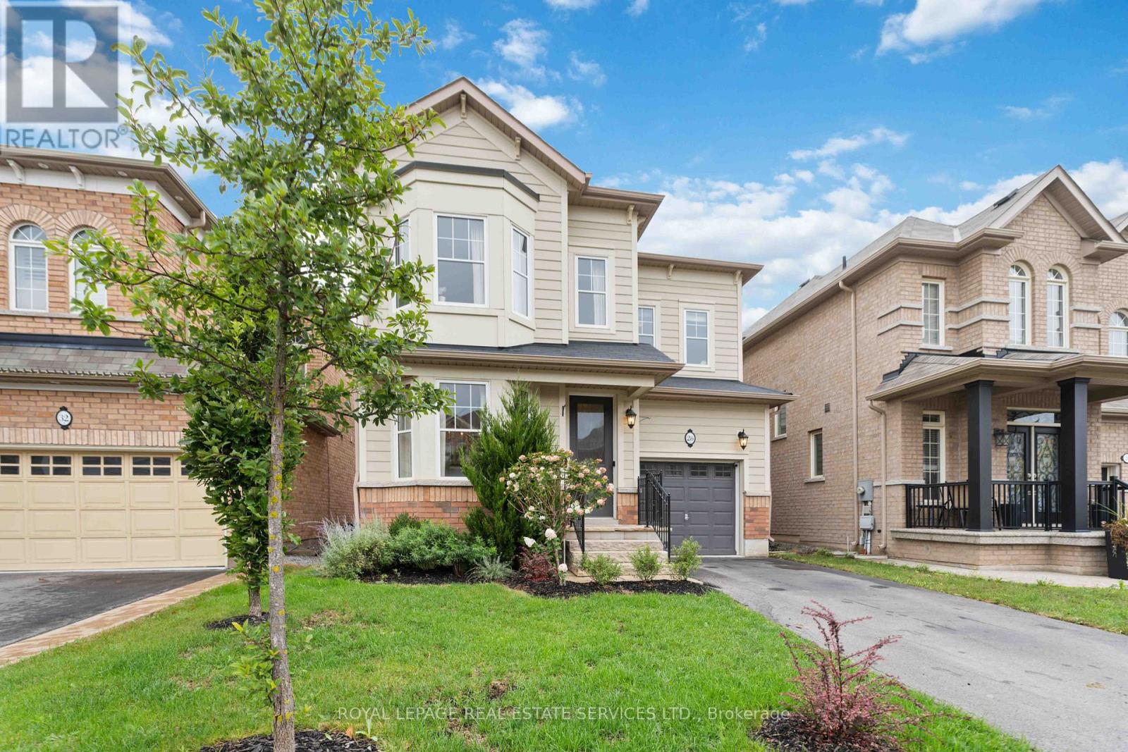 28 Babcock Street, Hamilton, Ontario  L8B 0S6 - Photo 3 - X12793266