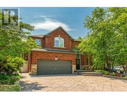 4 MOONSTONE COURT, Hamilton, Ontario
