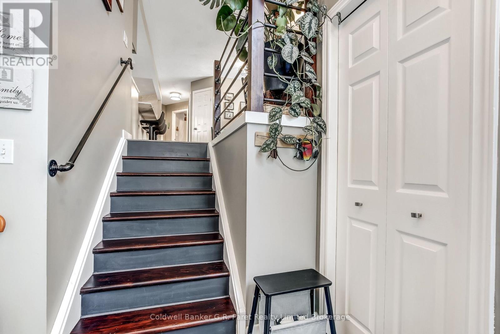 12 Peach Street, Tillsonburg, Ontario  N4G 5N8 - Photo 2 - X12793334