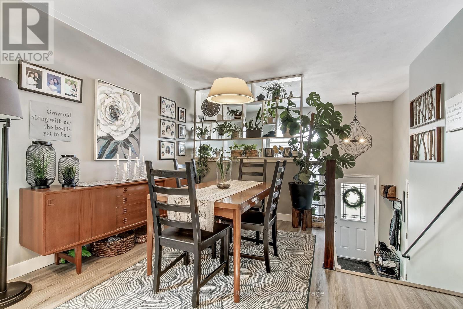 12 Peach Street, Tillsonburg, Ontario  N4G 5N8 - Photo 3 - X12793334