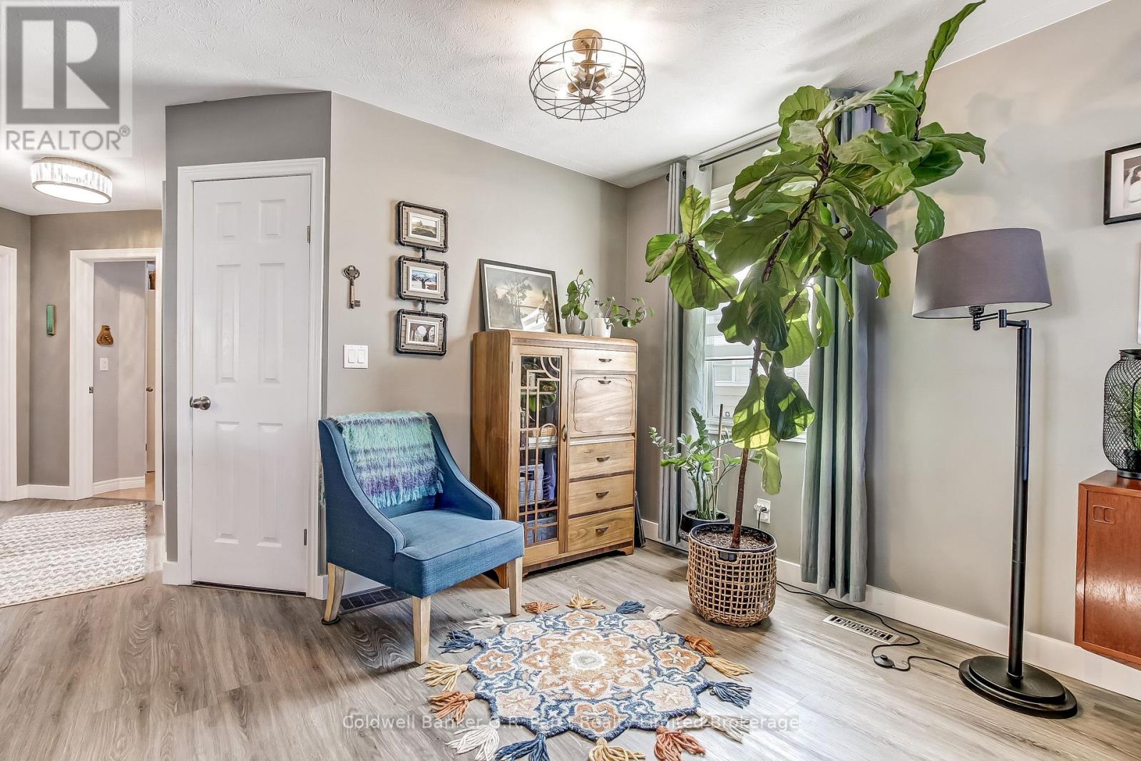 12 Peach Street, Tillsonburg, Ontario  N4G 5N8 - Photo 4 - X12793334