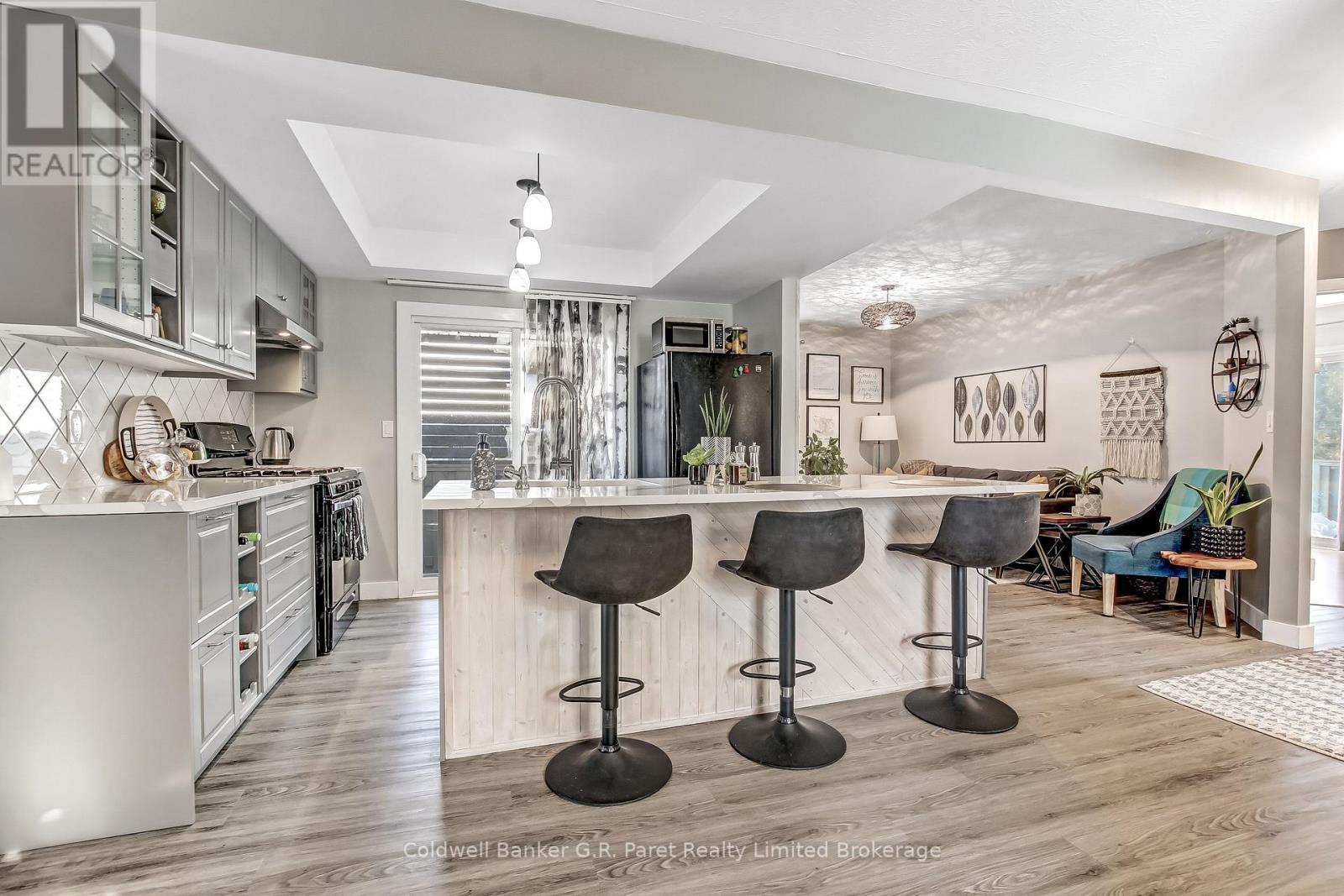 12 Peach Street, Tillsonburg, Ontario  N4G 5N8 - Photo 5 - X12793334