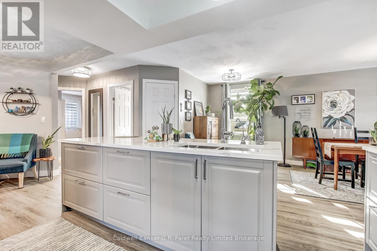 12 Peach Street, Tillsonburg, Ontario  N4G 5N8 - Photo 8 - X12793334