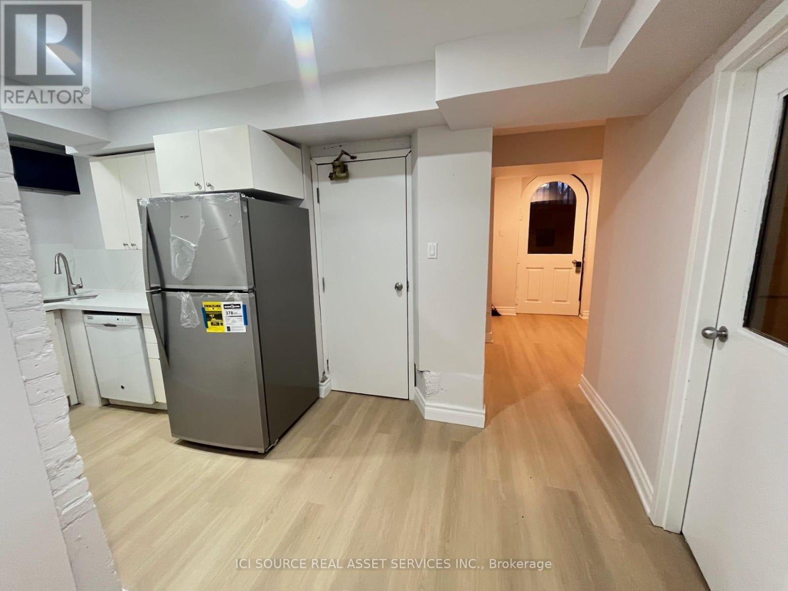 4 - 2 Bellwoods Park, Toronto, Ontario M6J 1S4 - Photo 8 - C12637974