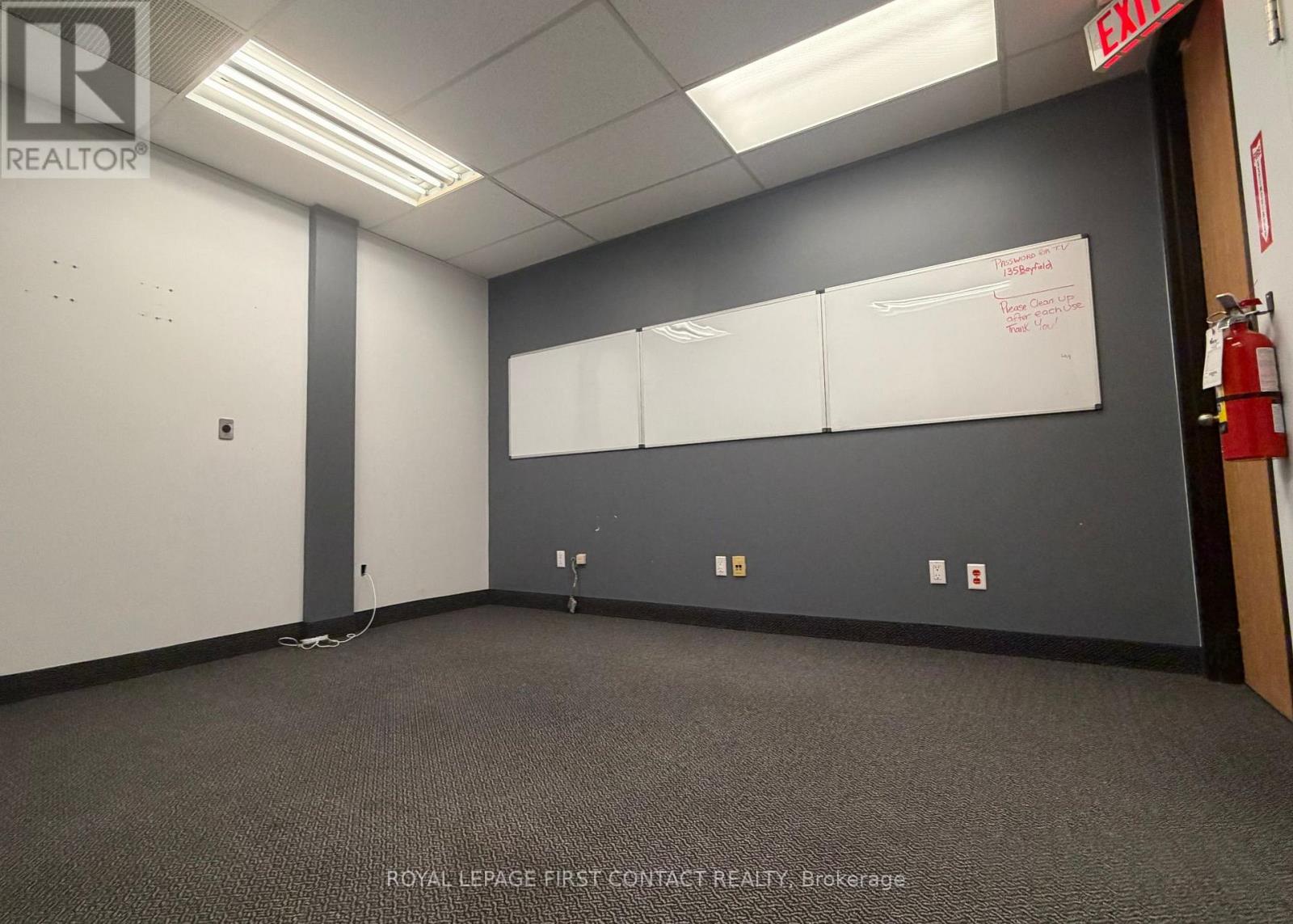 201/202 - 135 Bayfield Street, Barrie, Ontario  L4M 3B3 - Photo 12 - S12733498