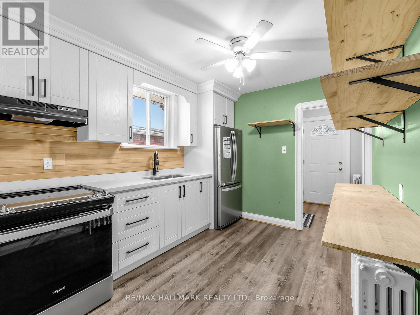 18 Roblin Avenue, Toronto (East York), Ontario  M4C 3P8 - Photo 9 - E12790492