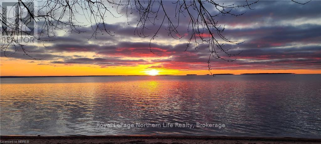 581 Banner Avenue, North Bay (Ferris), Ontario  P1A 1X7 - Photo 2 - X12793450