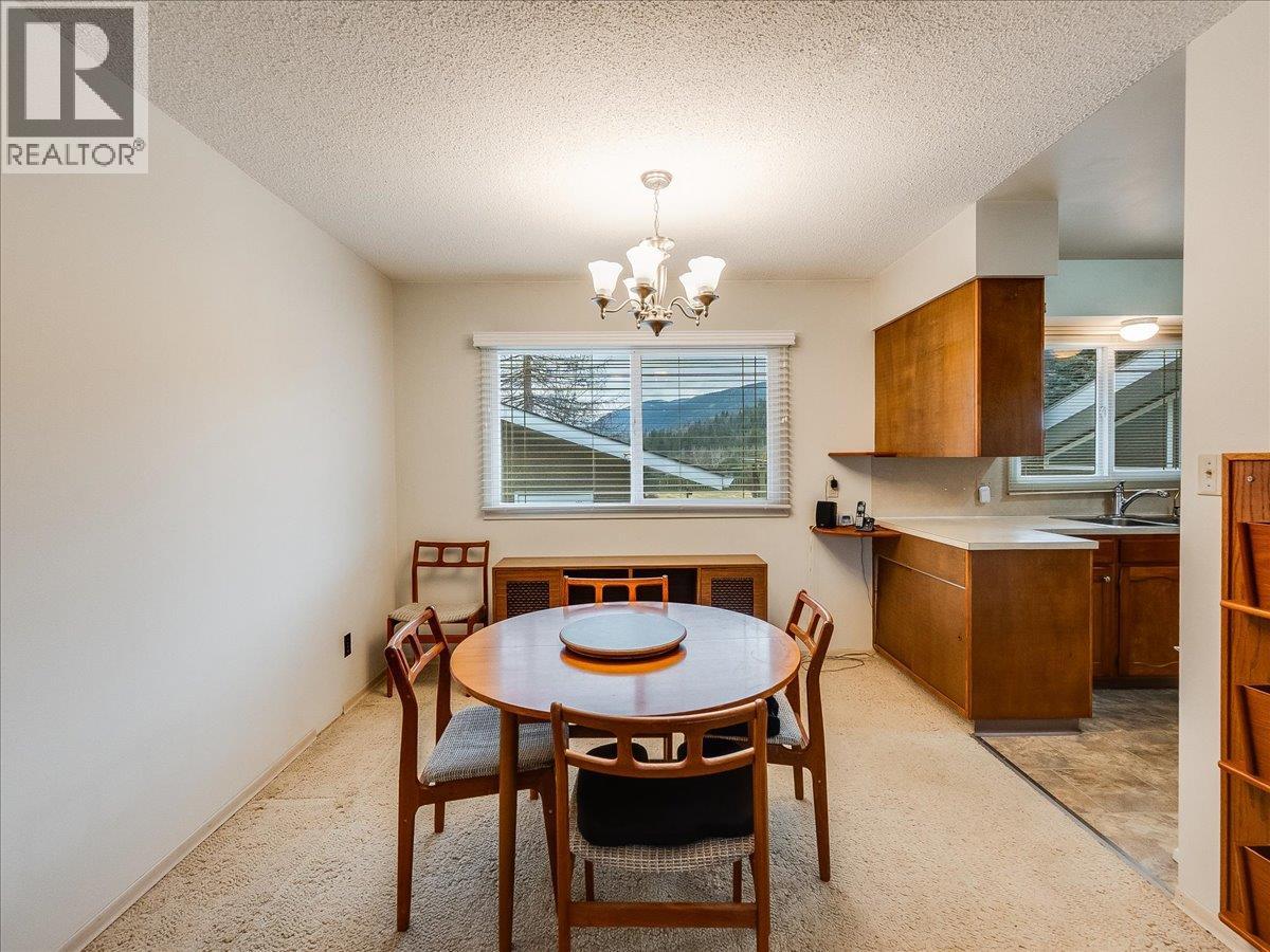 130 100th Street, Castlegar, British Columbia  V1N 3C5 - Photo 38 - 10375487