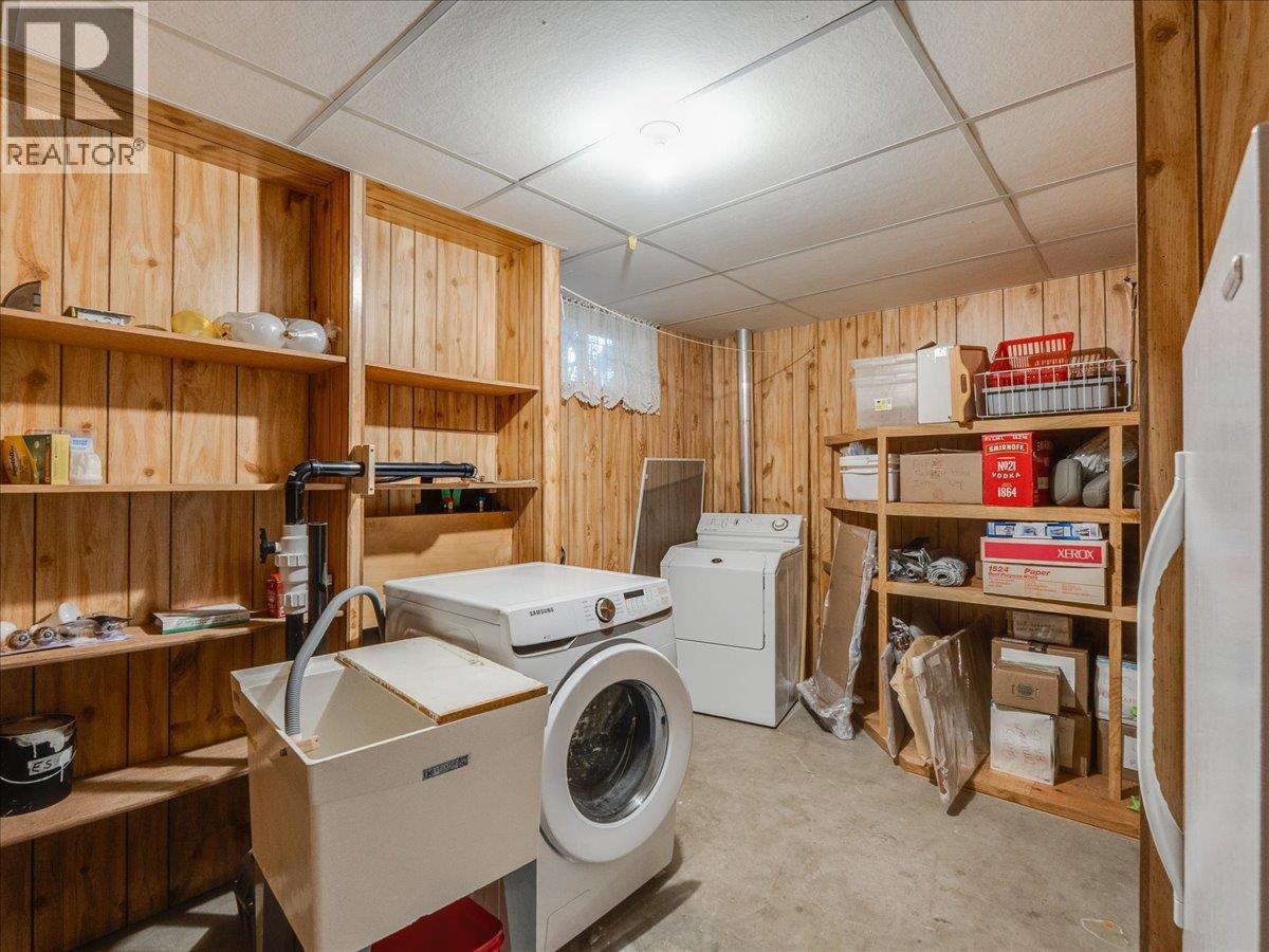 130 100th Street, Castlegar, British Columbia  V1N 3C5 - Photo 58 - 10375487