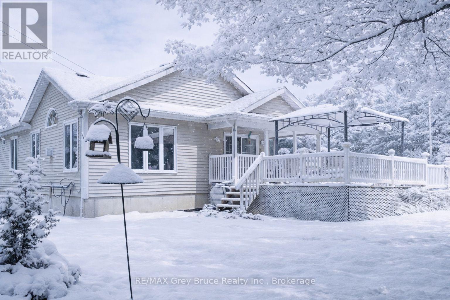 720291 20 Side Road, Chatsworth, Ontario N0H 1R0 - Photo 2 - X12793340