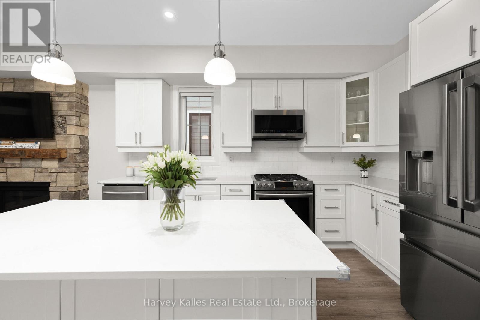 129 Red Pine Street, Blue Mountains, Ontario  L9Y 0Z3 - Photo 1 - X12793428