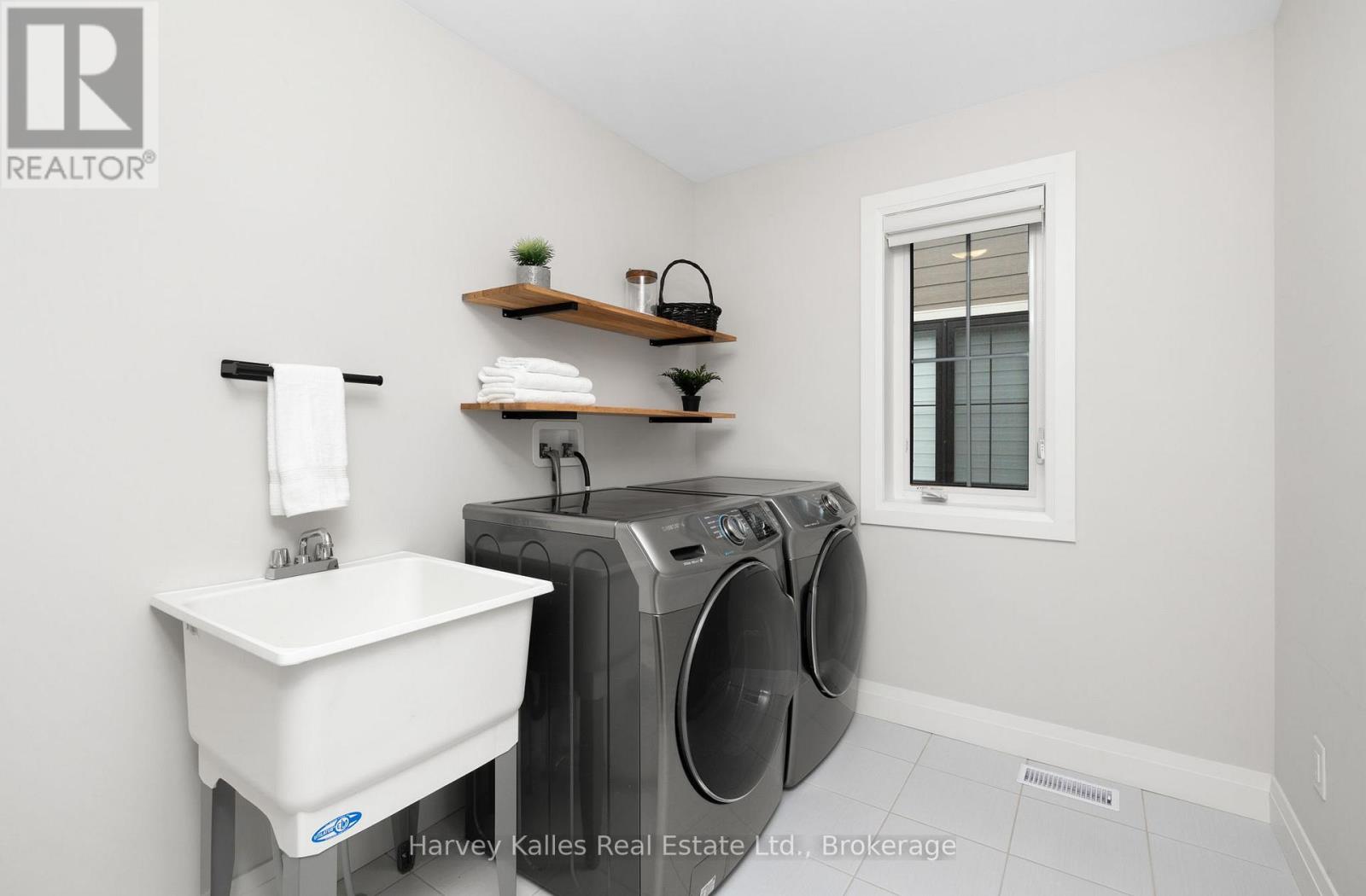 129 Red Pine Street, Blue Mountains, Ontario  L9Y 0Z3 - Photo 21 - X12793428