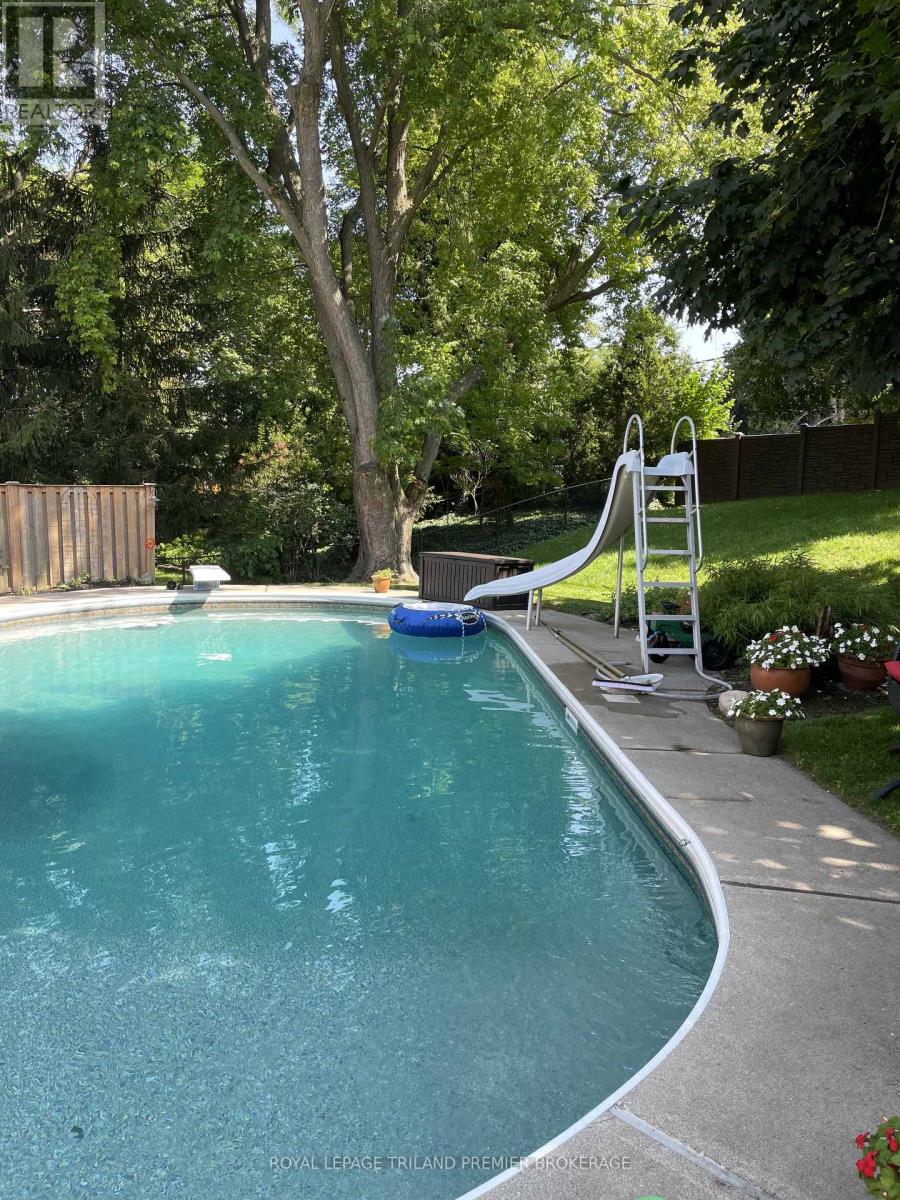 31 Foxcroft Crescent, London South, Ontario  N6K 3A3 - Photo 37 - X12793320