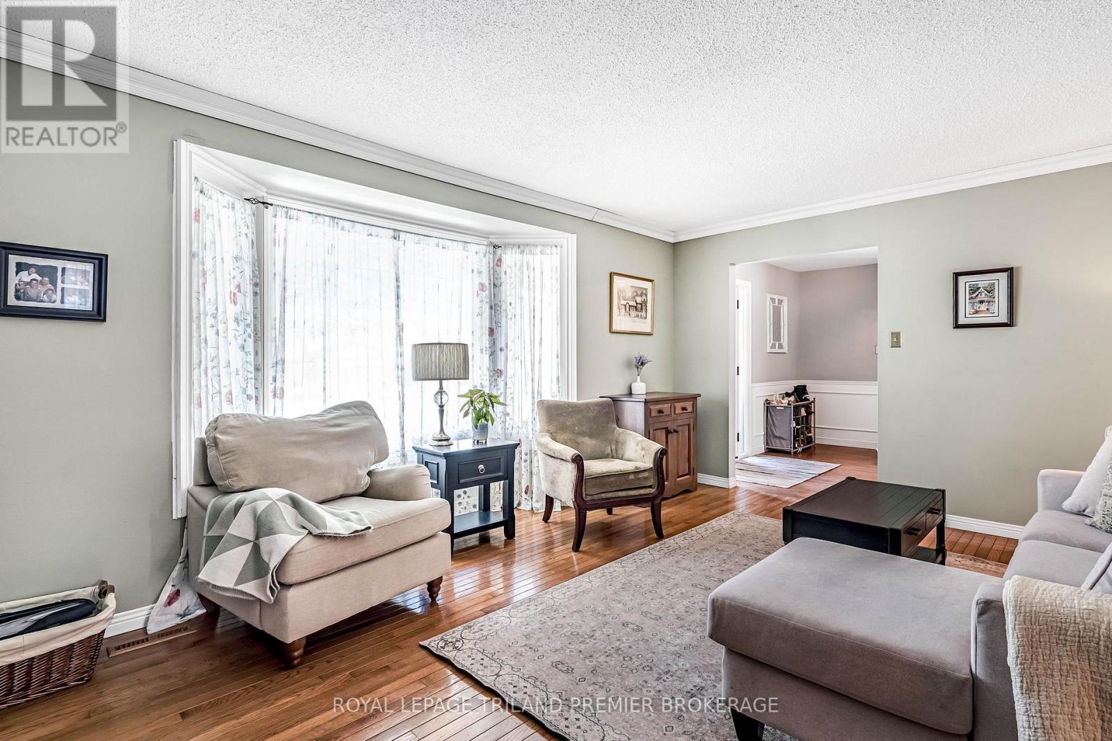 31 Foxcroft Crescent, London South, Ontario  N6K 3A3 - Photo 9 - X12793320