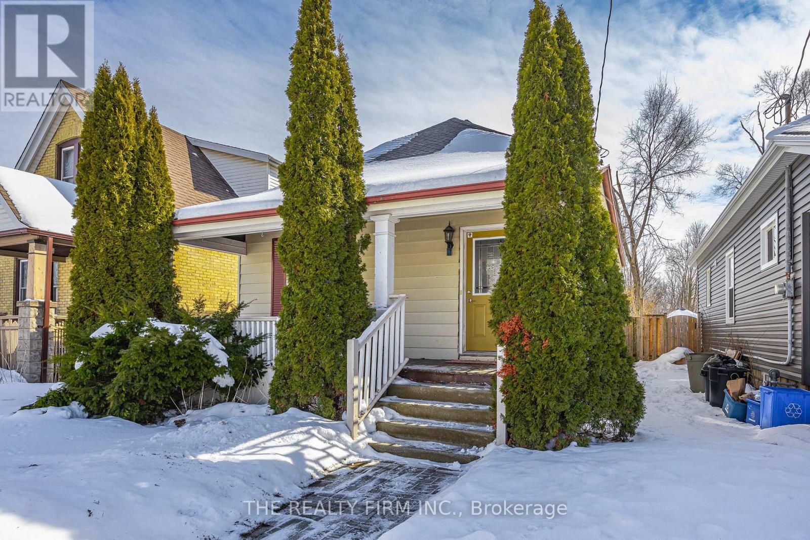 33 Terrence Street, London East, Ontario  N5Z 1C3 - Photo 2 - X12793354