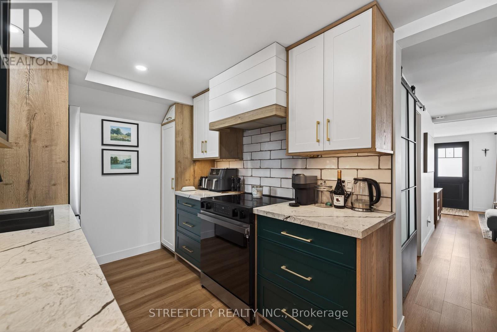 36 Langarth Street, London South (South E), Ontario  N6J 1P2 - Photo 10 - X12793382