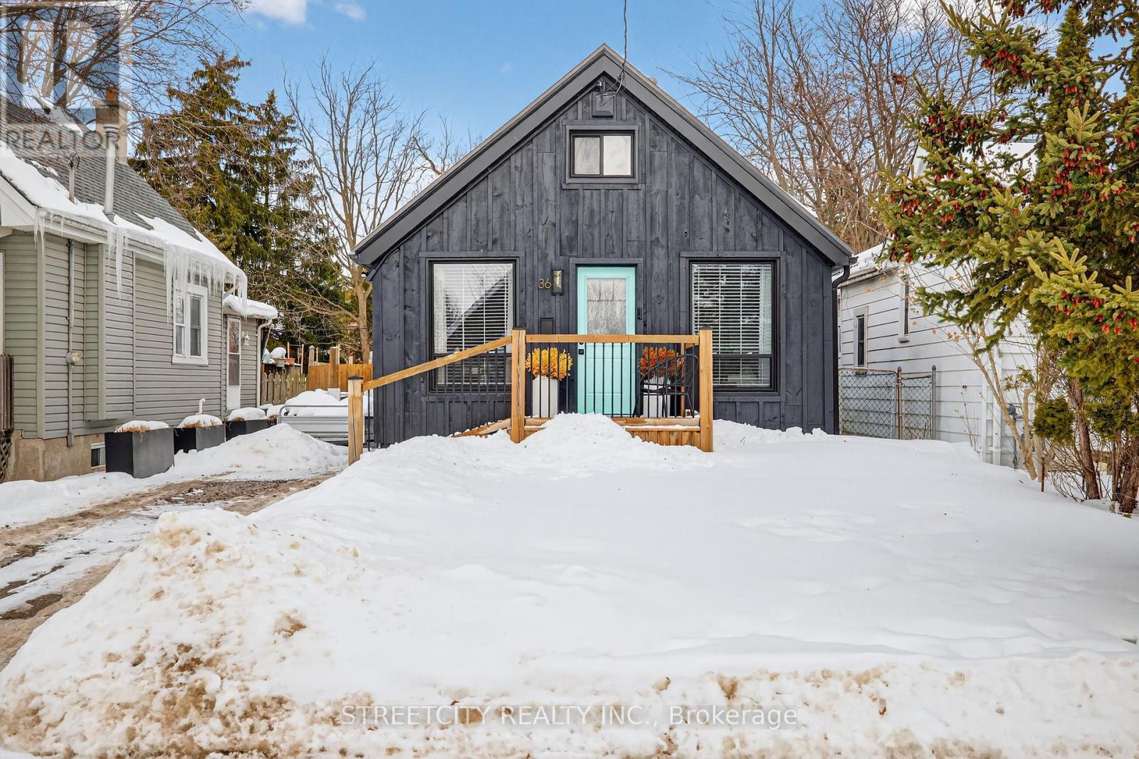 36 Langarth Street, London South (South E), Ontario  N6J 1P2 - Photo 2 - X12793382