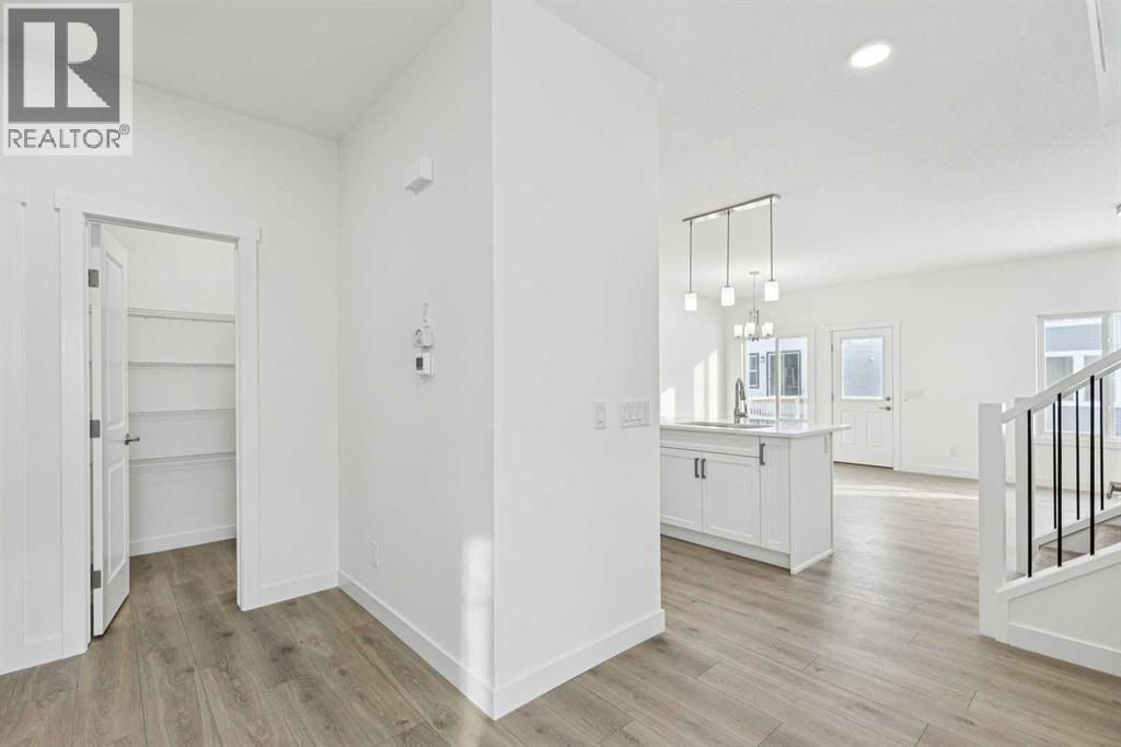 17 Andalusian Road, Cochrane, Alberta  T4C 3B7 - Photo 9 - A2282902