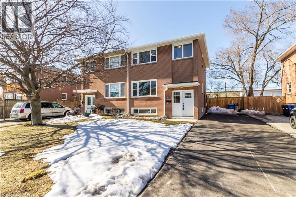 2331 BARCLAY Road, burlington, Ontario