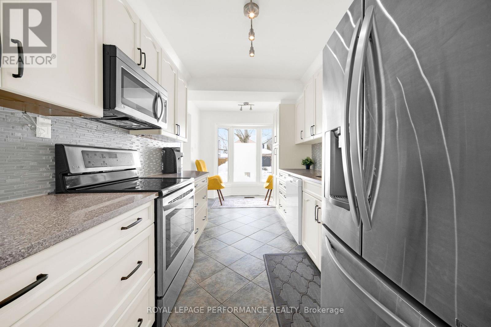 1557 Verchere Street, Ottawa, Ontario  K1C 7C7 - Photo 11 - X12793296