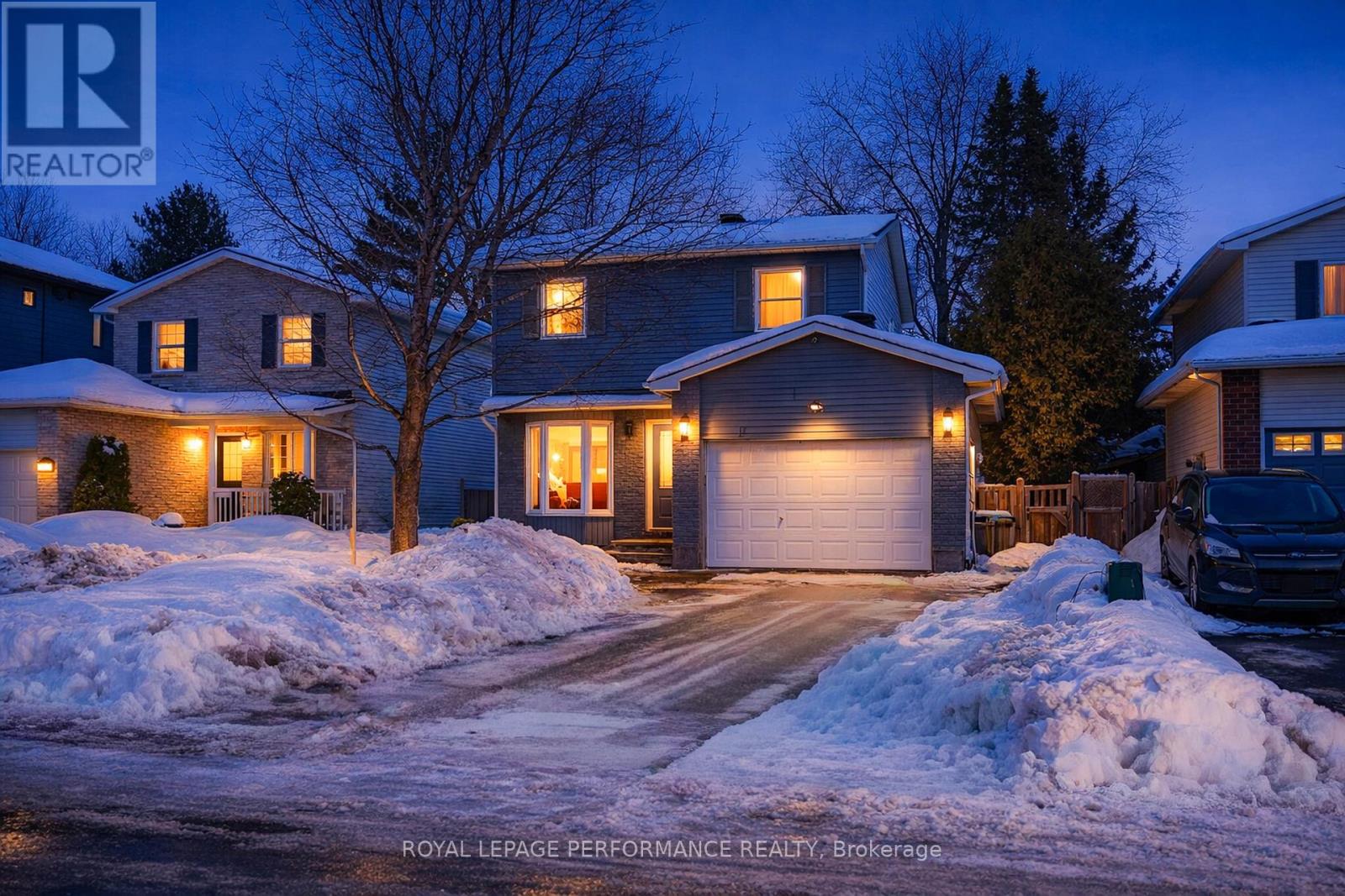 1557 Verchere Street, Ottawa, Ontario  K1C 7C7 - Photo 2 - X12793296