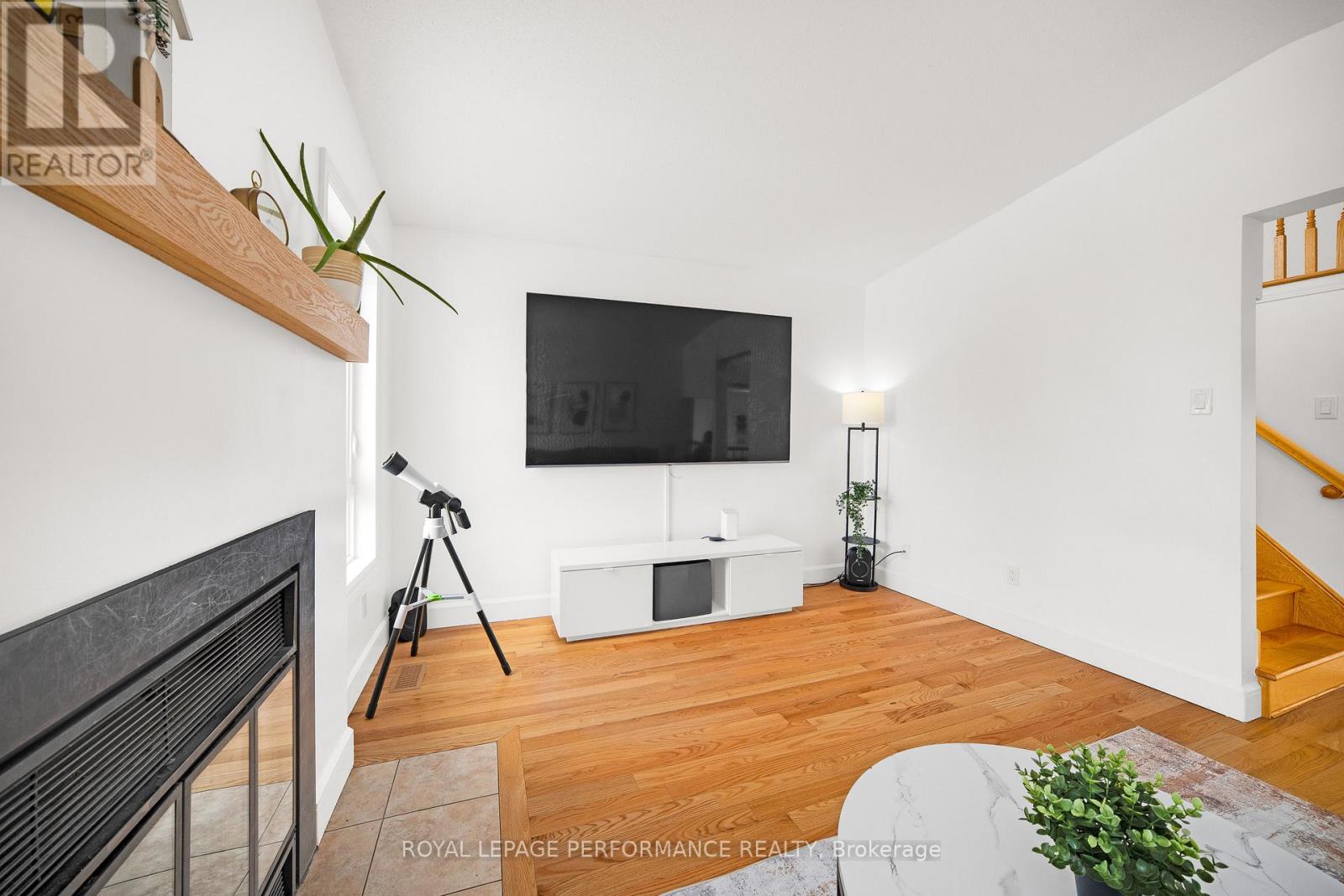 1557 Verchere Street, Ottawa, Ontario  K1C 7C7 - Photo 21 - X12793296