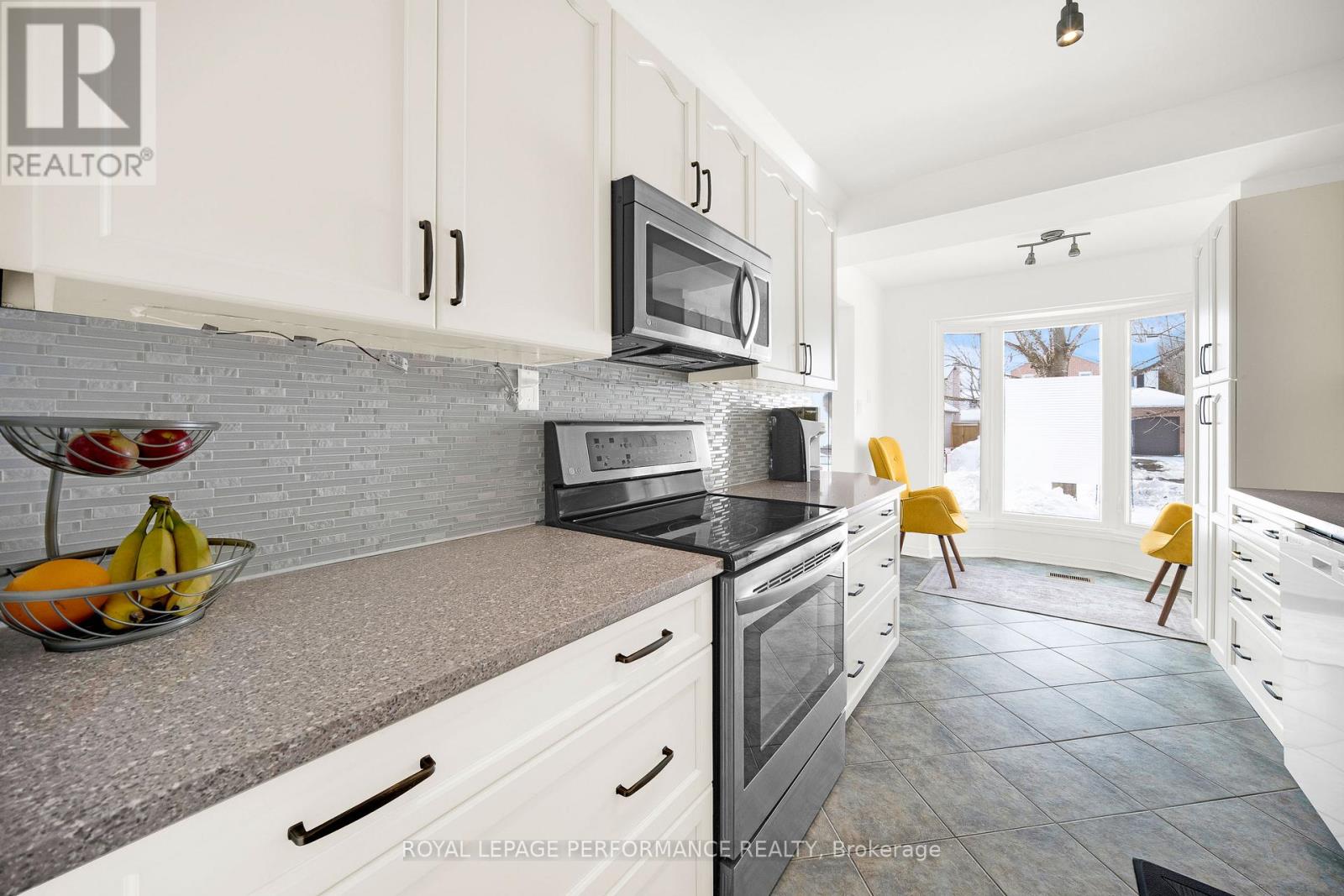 1557 Verchere Street, Ottawa, Ontario  K1C 7C7 - Photo 9 - X12793296