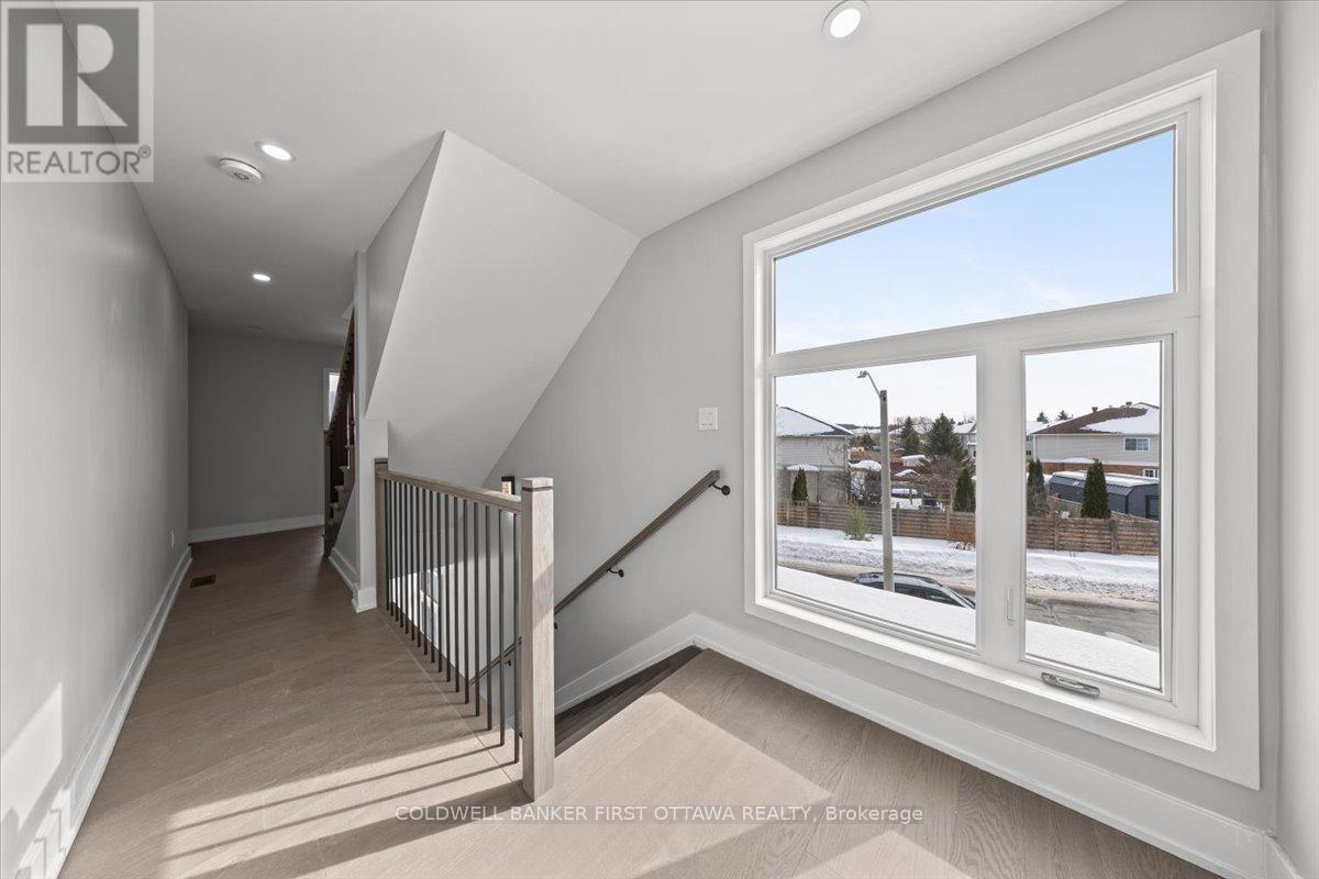 20 Inverkip Avenue, Ottawa, Ontario  K1T 4B7 - Photo 14 - X12793344