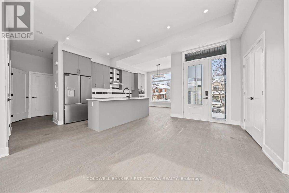 20 Inverkip Avenue, Ottawa, Ontario  K1T 4B7 - Photo 4 - X12793344