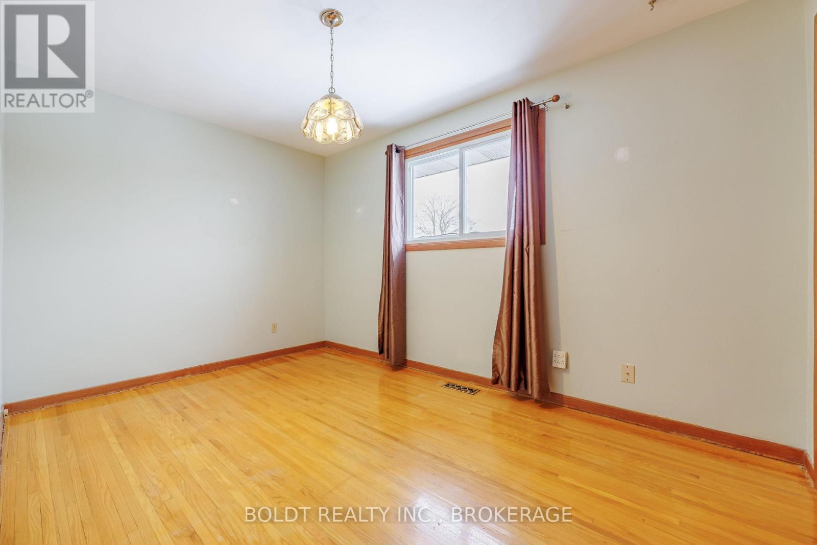 15 Nottingham Court, St. Catharines, Ontario  L2M 1L6 - Photo 15 - X12793410