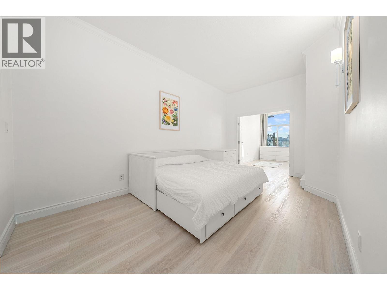 101 2408 Haywood Avenue, West Vancouver, British Columbia  V7V 1Y1 - Photo 21 - R3090231