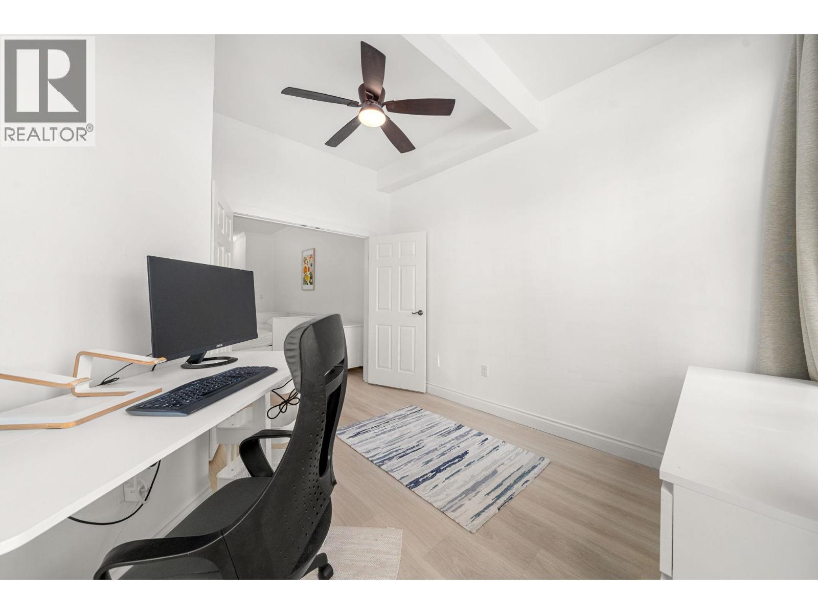 101 2408 Haywood Avenue, West Vancouver, British Columbia  V7V 1Y1 - Photo 24 - R3090231