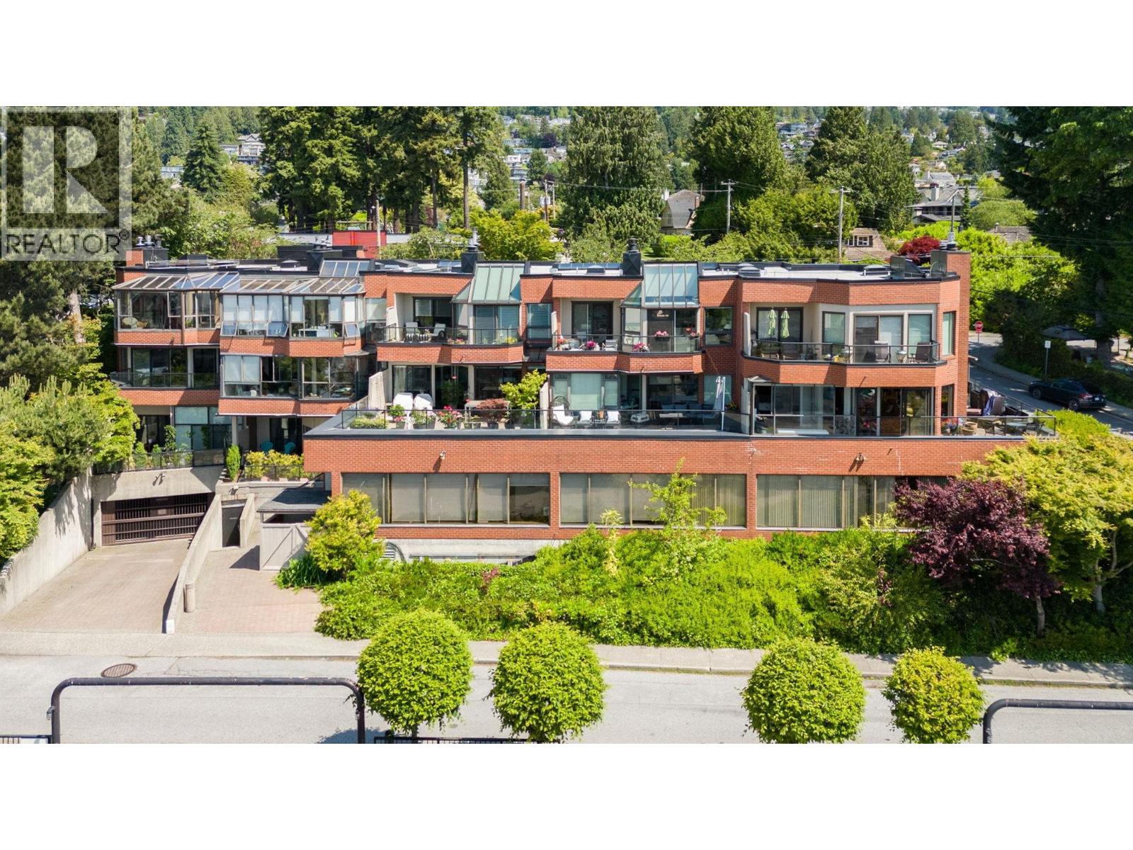 101 2408 Haywood Avenue, West Vancouver, British Columbia  V7V 1Y1 - Photo 36 - R3090231