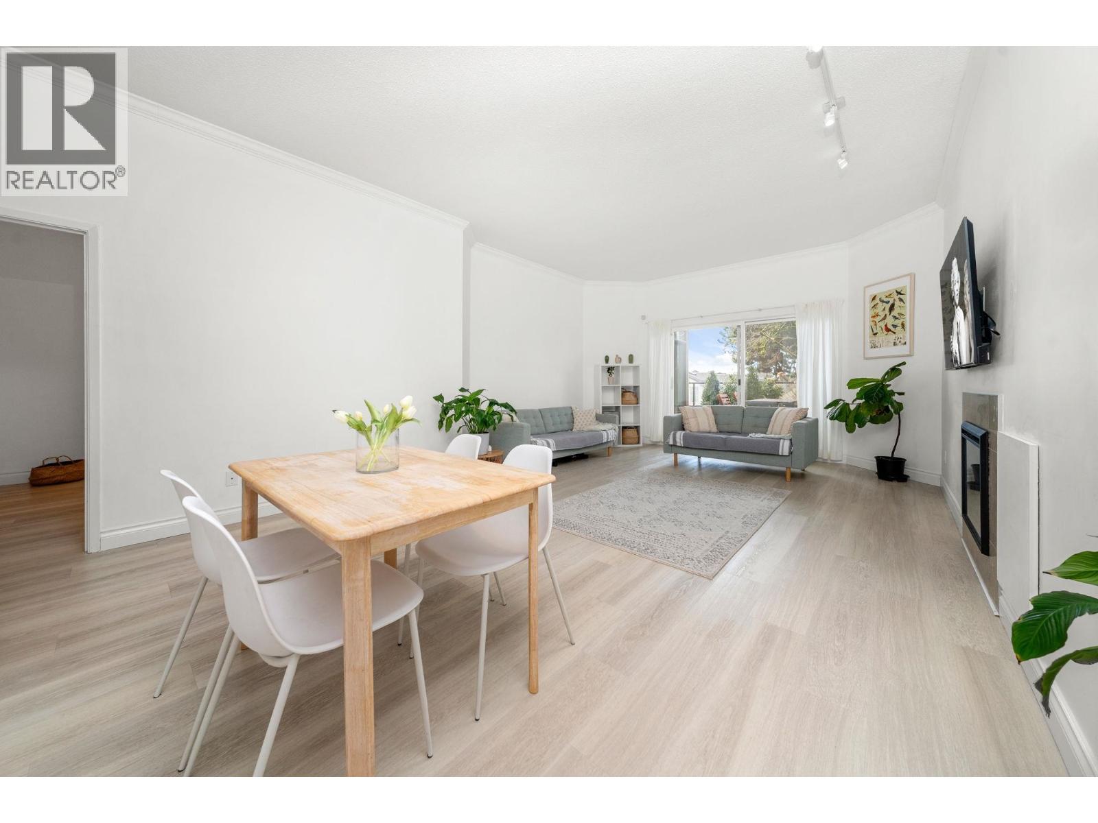 101 2408 Haywood Avenue, West Vancouver, British Columbia  V7V 1Y1 - Photo 5 - R3090231