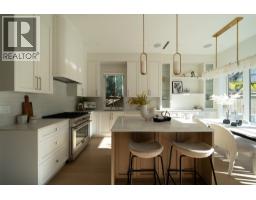 <div class="price">$1,849,999</div> 2 864 E 16th Avenue, Vancouver<br><div style="margin-bottom:8px;"><small>Oakwyn Realty Ltd.</small></div><div class='bed_bath'>3 Bed | 4 Bath</div>